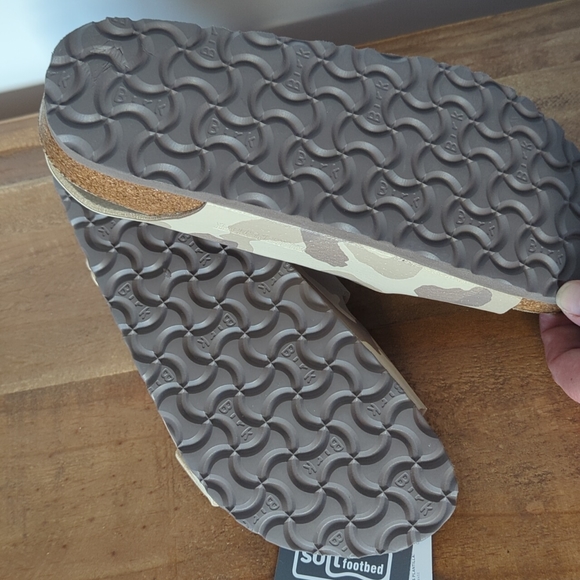 🆕🌿CAMO BIRKENSTOCK SANDALS 🌿 - Picture 7 of 8